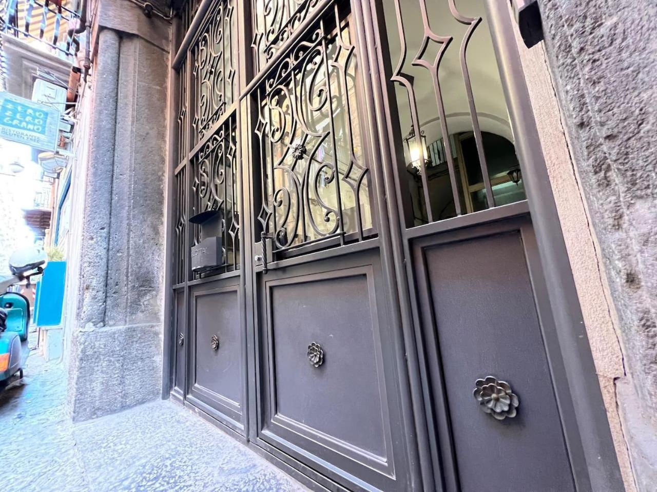 Traversa Toledo, Intero Appartamento Al Plebiscito Nápoly Kültér fotó